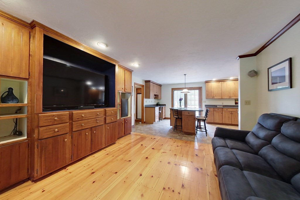 80 Tyler Road Townsend, MA 01469 - Photo 8 of 42