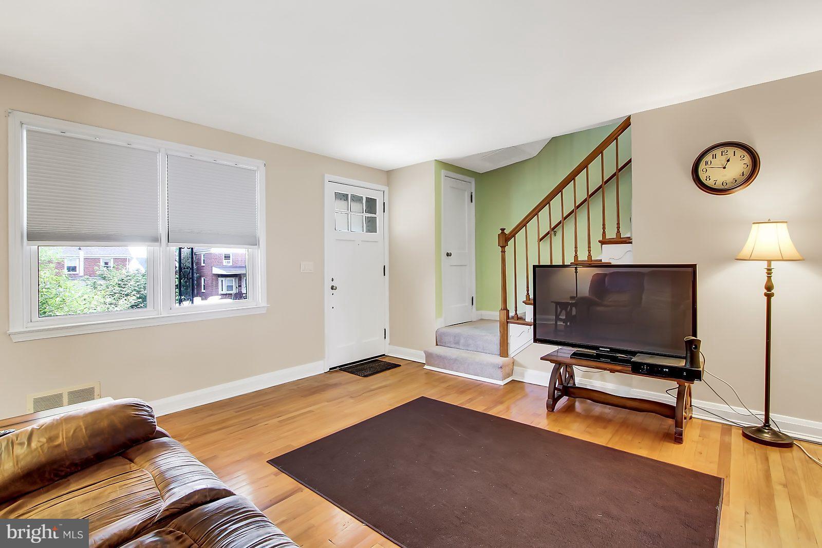 8658 Rock Oak Road Baltimore, MD 21234 - Photo 3 of 25 Living Room