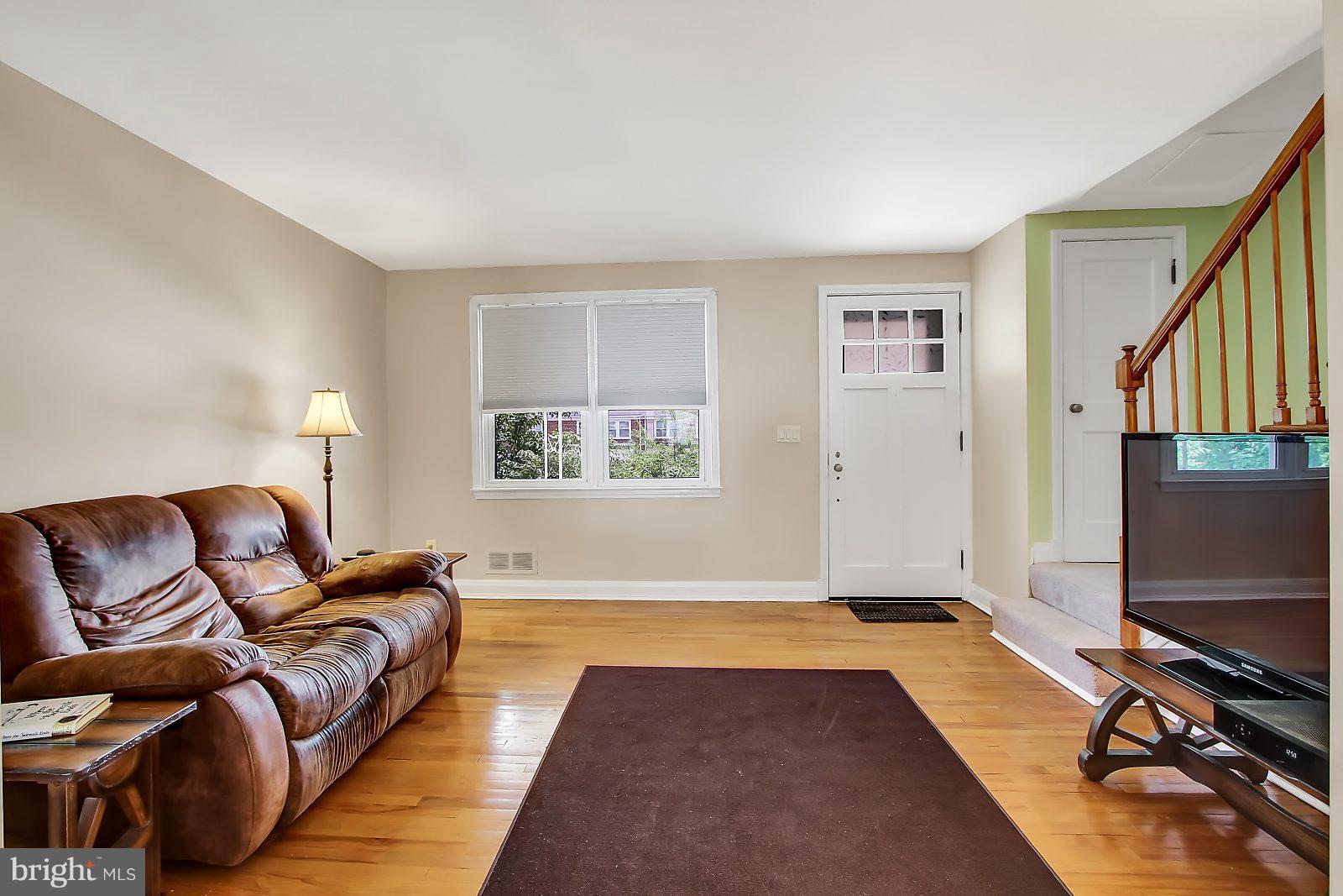 8658 Rock Oak Road Baltimore, MD 21234 - Photo 4 of 25 Living Room