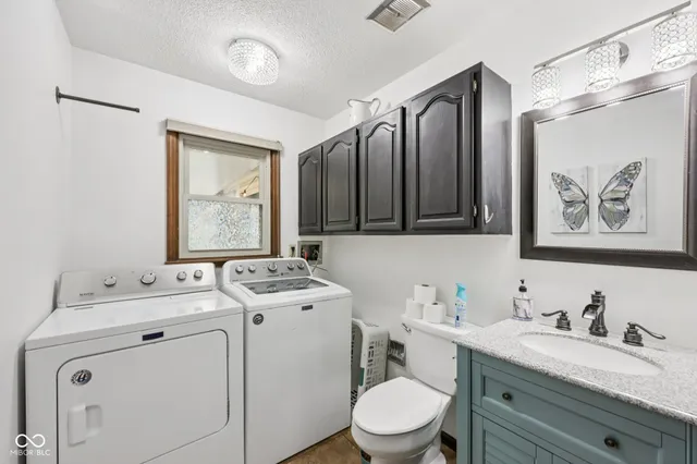 $380,000 | 135 Westmoor Drive, Lebanon, IN 46052