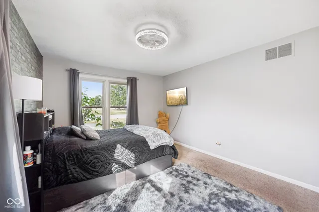 $380,000 | 135 Westmoor Drive, Lebanon, IN 46052