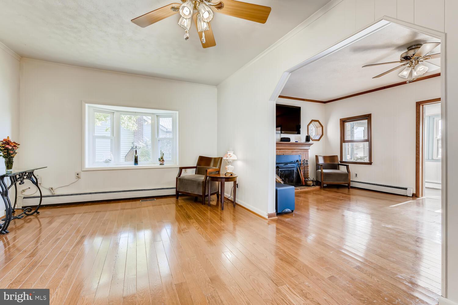 418 Carvel Beach Road Curtis Bay, MD 21226 - Photo 19 of 54 a living room with furniture and a wooden floor