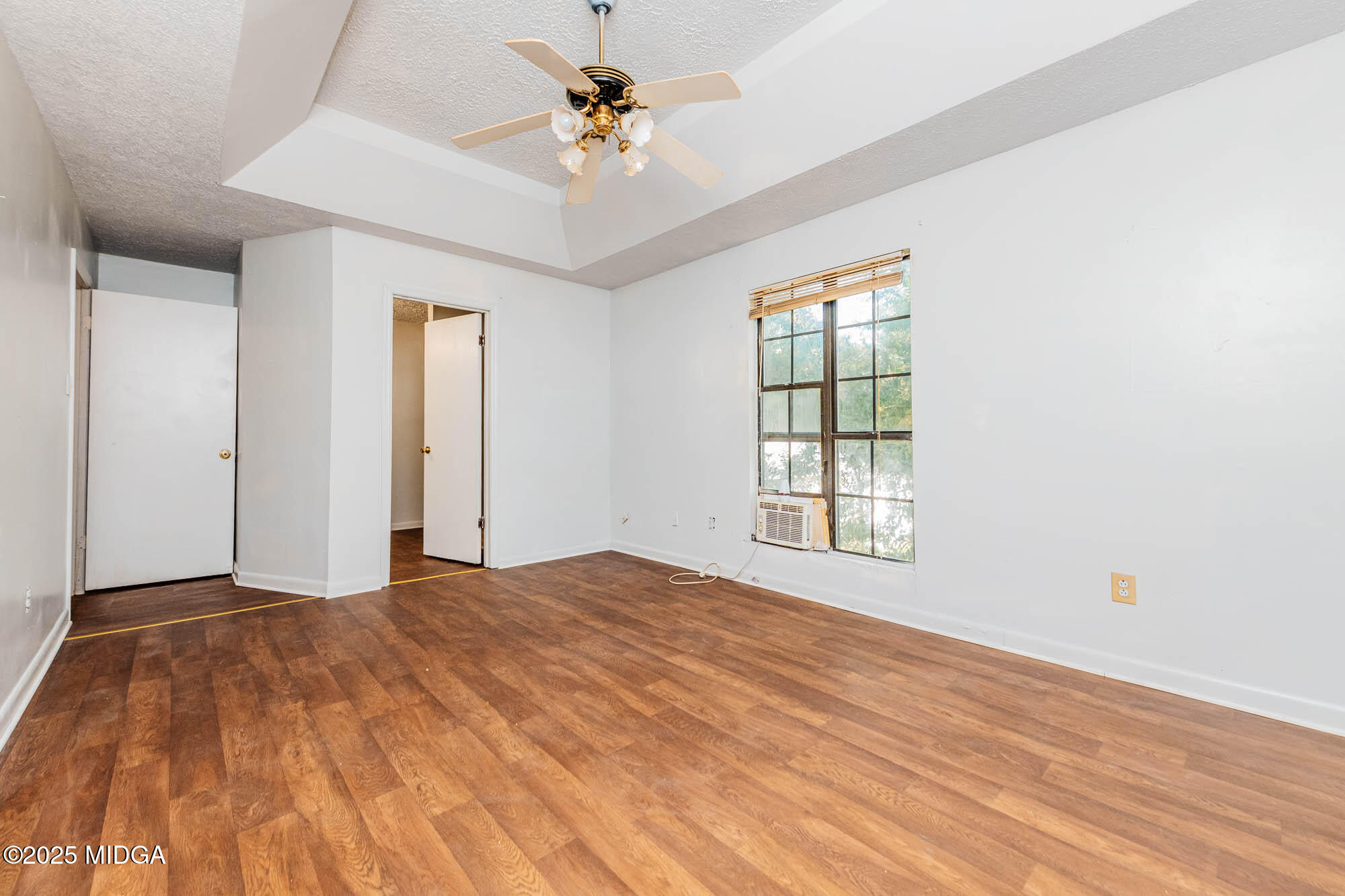 125 Suzanne Drive Warner Robins, GA 31093 - Photo 41 of 50 a view of an empty room with a window