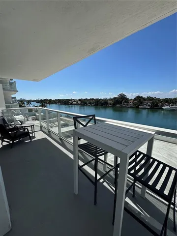 $4,900 | 5750 Collins Avenue, Unit 4F, Miami Beach, FL 33140