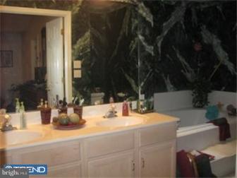 17 Joseph's Way Shillington, PA 19607 - Photo 11 of 12 Bathroom