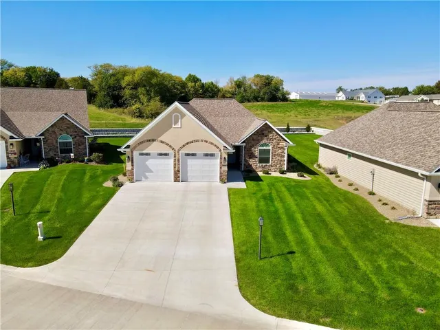 $489,900 | 2820 Tranquility Court, Maryville, MO 64468