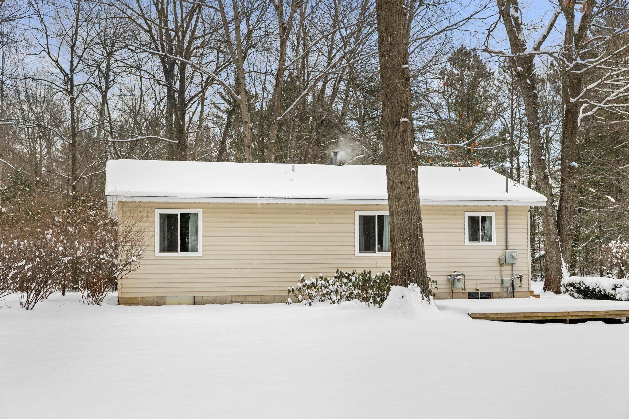 10622 White Pine Road Interlochen, MI 49643 - Photo 44 of 53 1908515-43.JPG