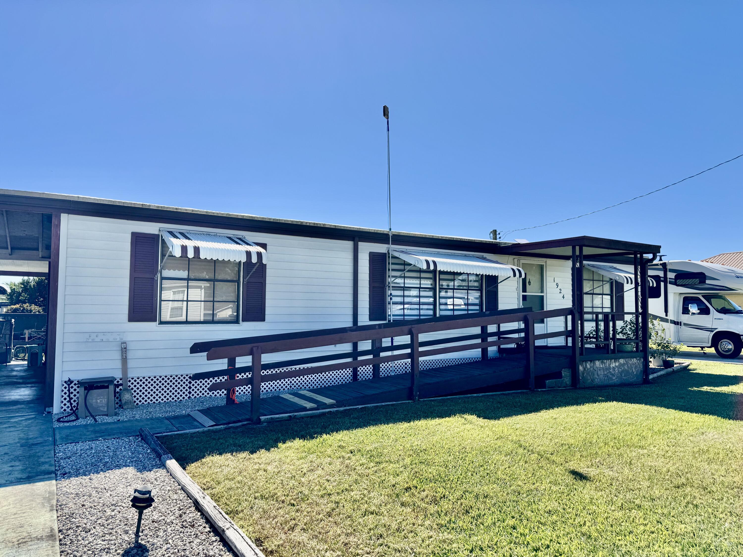 1924 Southeast 30th Street Okeechobee, FL 34974 - Photo 32 of 35 IMG_4289