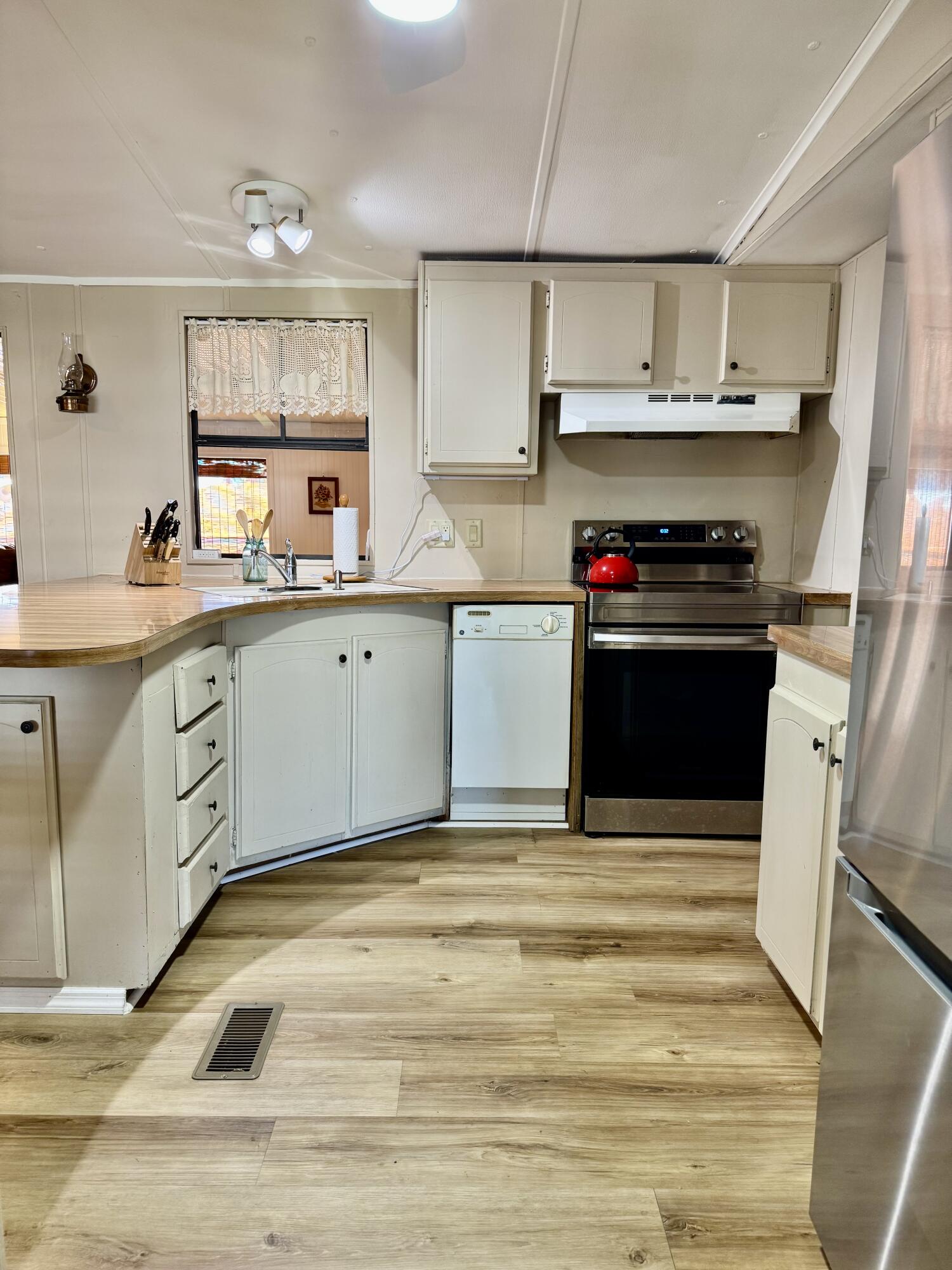 1924 Southeast 30th Street Okeechobee, FL 34974 - Photo 8 of 35 IMG_4426