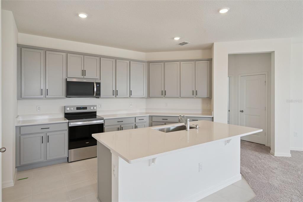 338 Ridgemark Avenue Groveland, FL 34736 - Photo 7 of 31