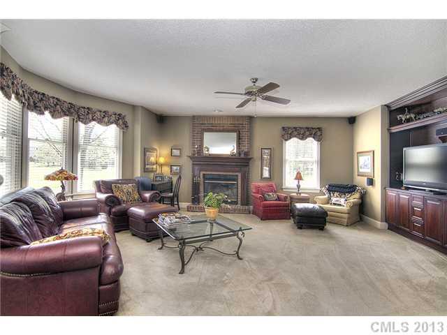 623 Marvin Road Waxhaw, NC 28173 - Photo 4 of 16 Gallery Image 4