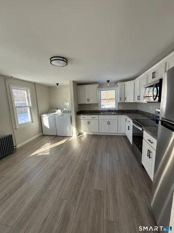 $1,850 | 818 Burbank Avenue, Suffield, CT 06078