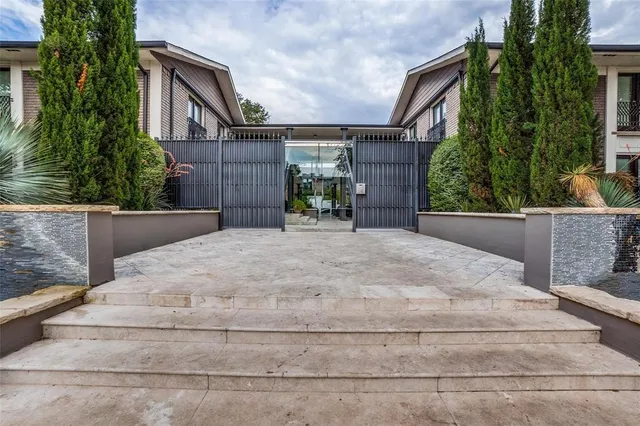 $210,000 | 10209 Regal Oaks Drive, Unit 112, Dallas, TX 75230