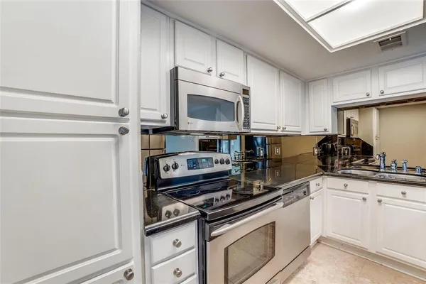 $198,000 | 10209 Regal Oaks Drive, Unit 112, Dallas, TX 75230