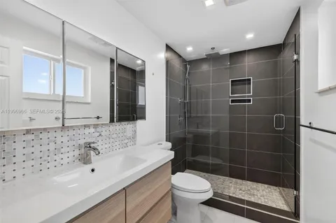 $590,000 | 3050 Northeast 48th Street, Unit 210, Fort Lauderdale, FL 33308