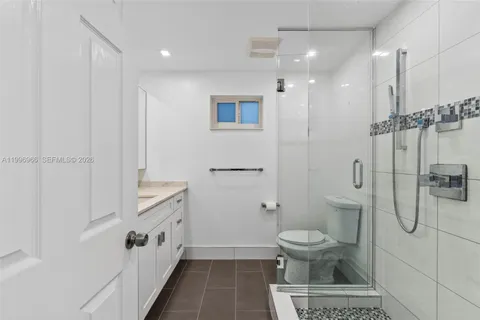 $590,000 | 3050 Northeast 48th Street, Unit 210, Fort Lauderdale, FL 33308
