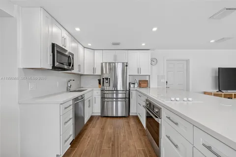 $590,000 | 3050 Northeast 48th Street, Unit 210, Fort Lauderdale, FL 33308