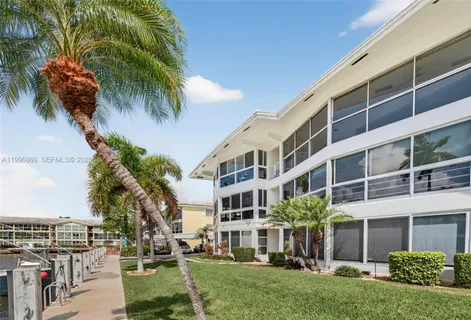 $590,000 | 3050 Northeast 48th Street, Unit 210, Fort Lauderdale, FL 33308