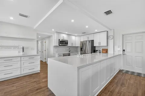 $590,000 | 3050 Northeast 48th Street, Unit 210, Fort Lauderdale, FL 33308