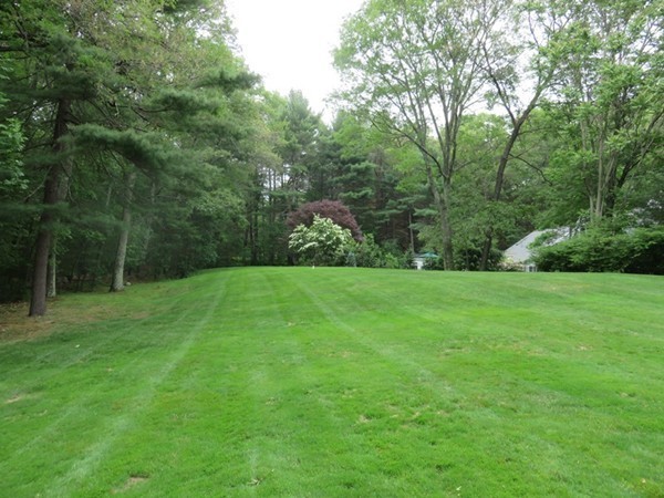 34 Brenton Road Weston, MA 02493 - Photo 4 of 28 Gallery Image 4