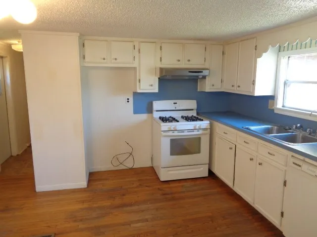 $1,195 | 7521 Old Highway 105 West, Conroe, TX 77304