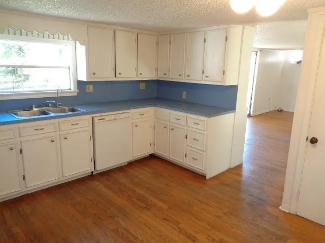 $1,195 | 7521 Old Highway 105 West, Conroe, TX 77304