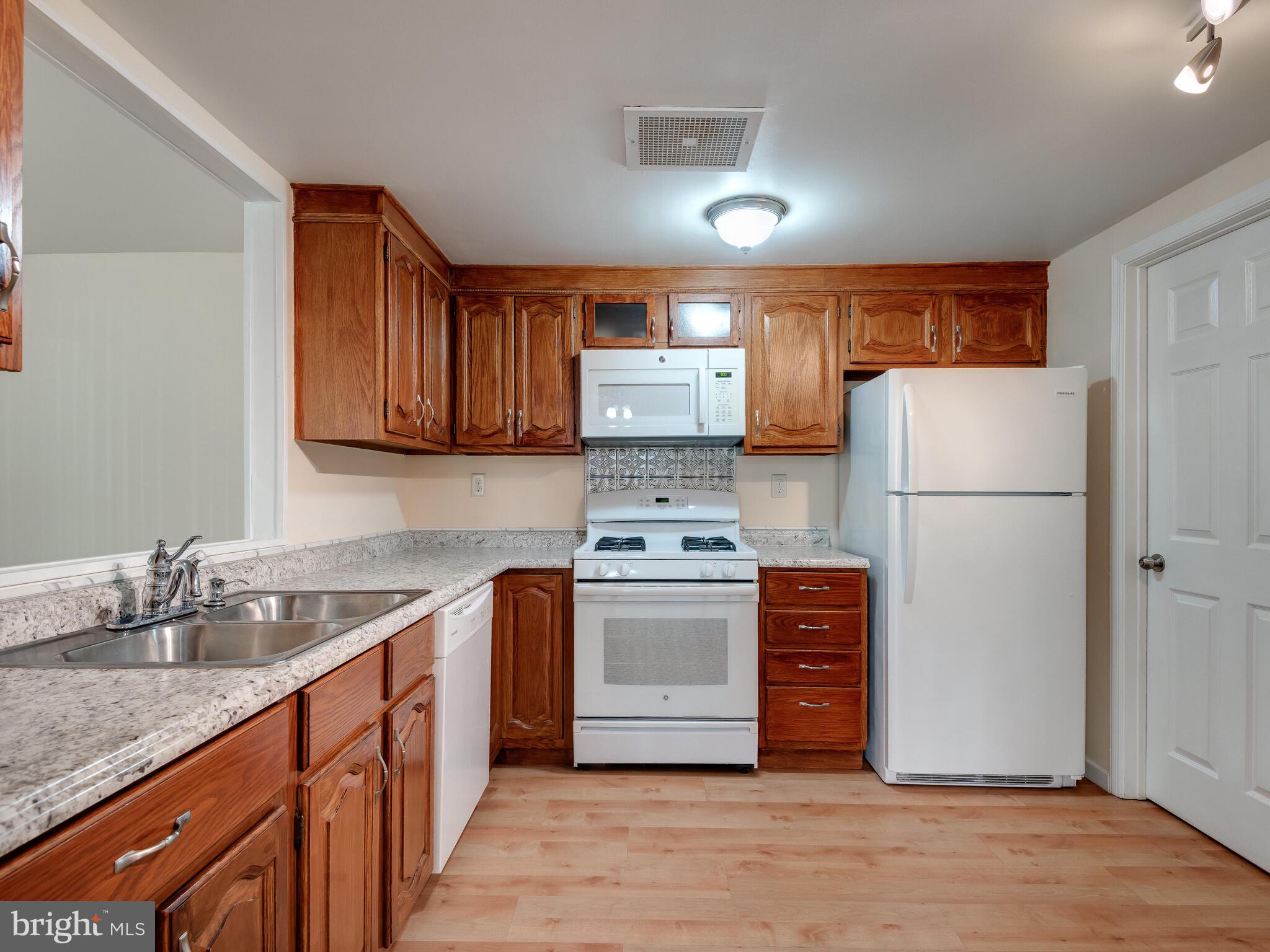 1202 Mountainview Drive Chesterbrook, PA 19087 - Photo 11 of 34