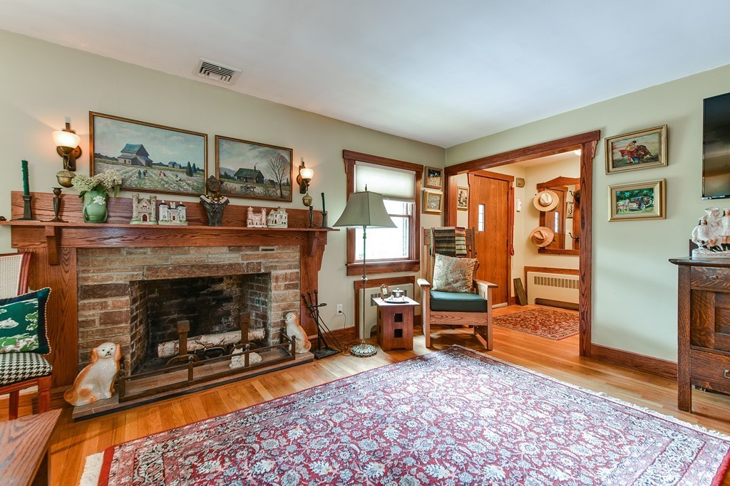 19 Francis Road Wellesley, MA 02482 - Photo 5 of 15