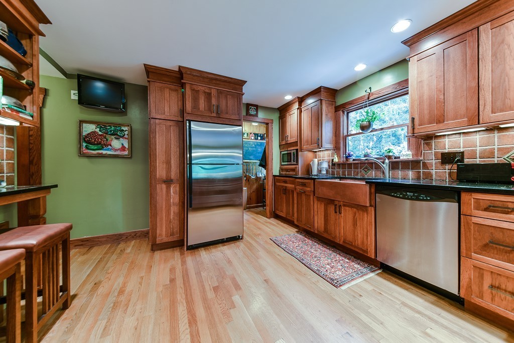 19 Francis Road Wellesley, MA 02482 - Photo 8 of 15