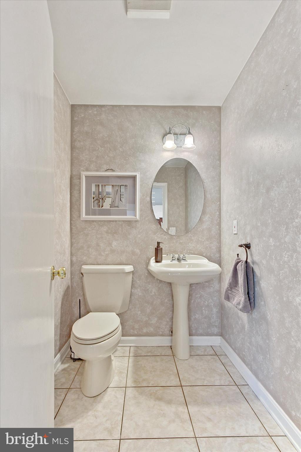 401 Campus Road Elizabethtown, PA 17022 - Photo 15 of 43 Half Bath