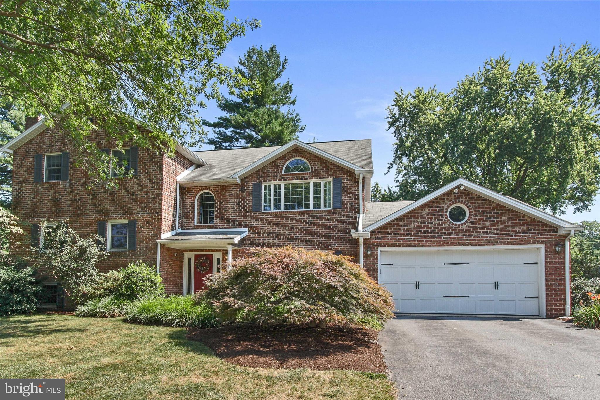 401 Campus Road Elizabethtown, PA 17022 - Photo 3 of 43 Front