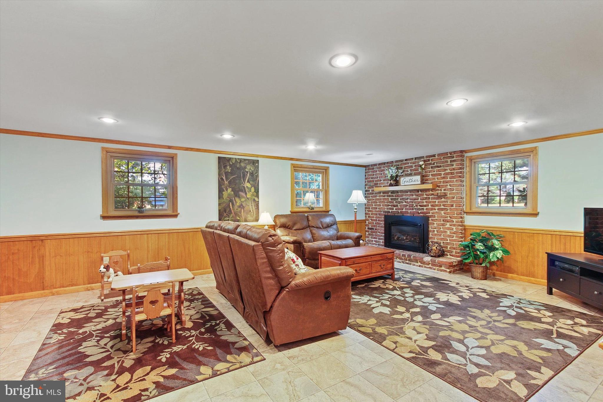 401 Campus Road Elizabethtown, PA 17022 - Photo 31 of 43 Family Room