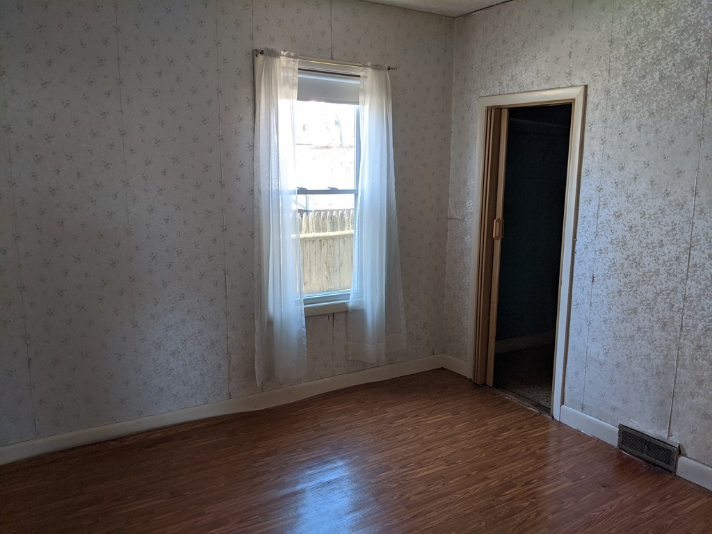 6 Ekman Street Worcester, MA 01607 - Photo 3 of 26 Gallery Image 3