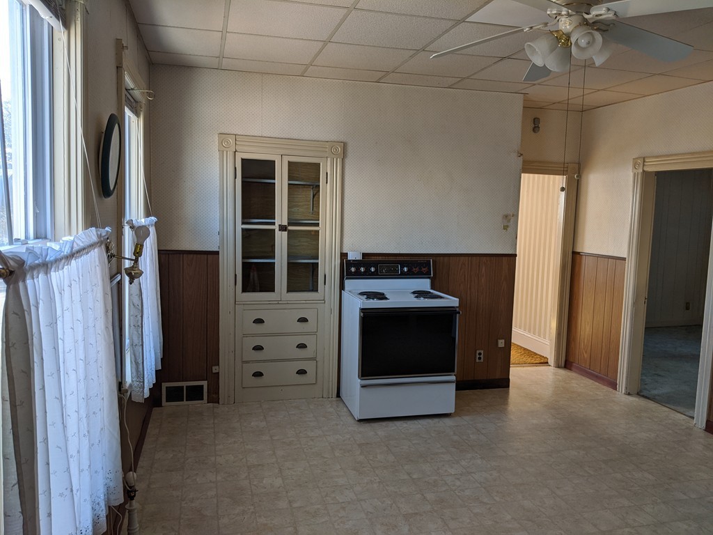 6 Ekman Street Worcester, MA 01607 - Photo 5 of 26 Gallery Image 5
