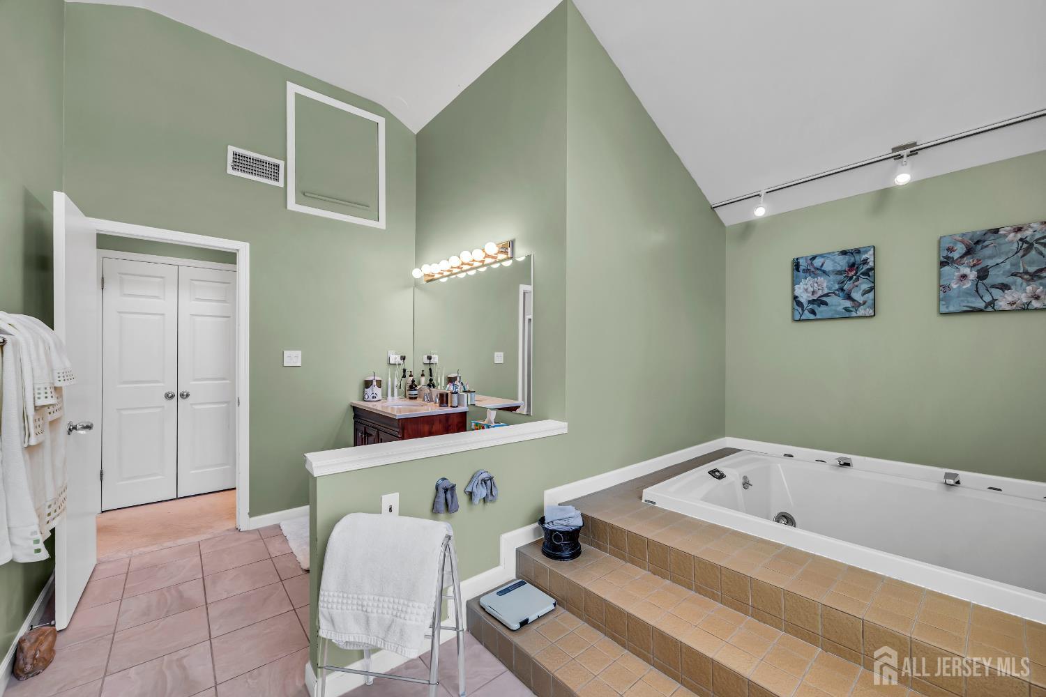 10 Margie Road East Brunswick, NJ 08816 - Photo 23 of 48