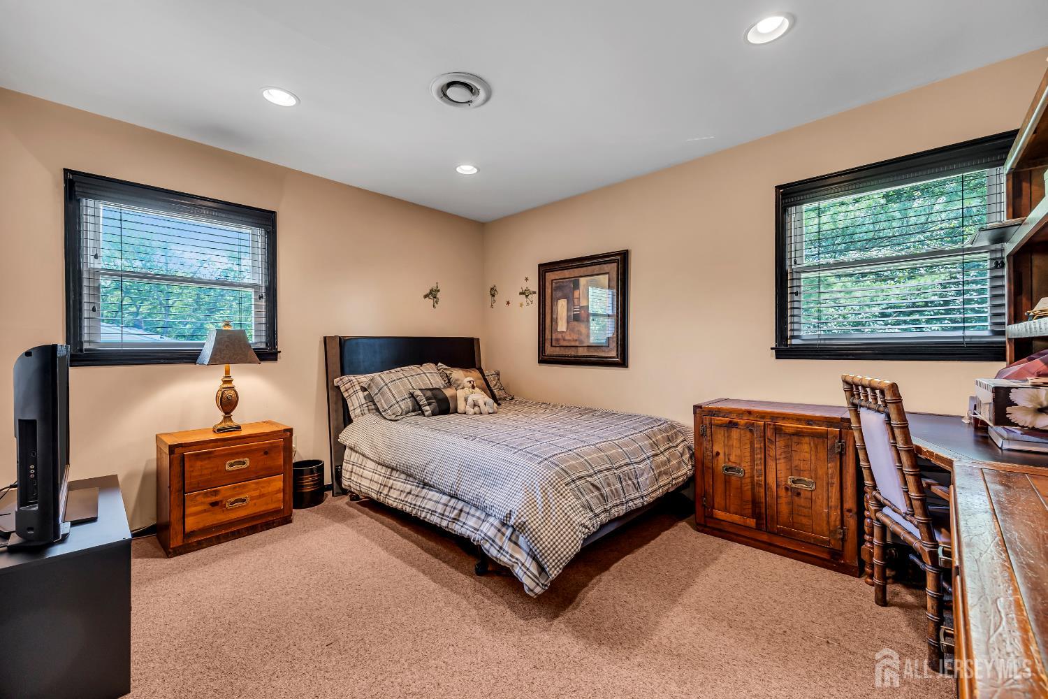 10 Margie Road East Brunswick, NJ 08816 - Photo 33 of 48
