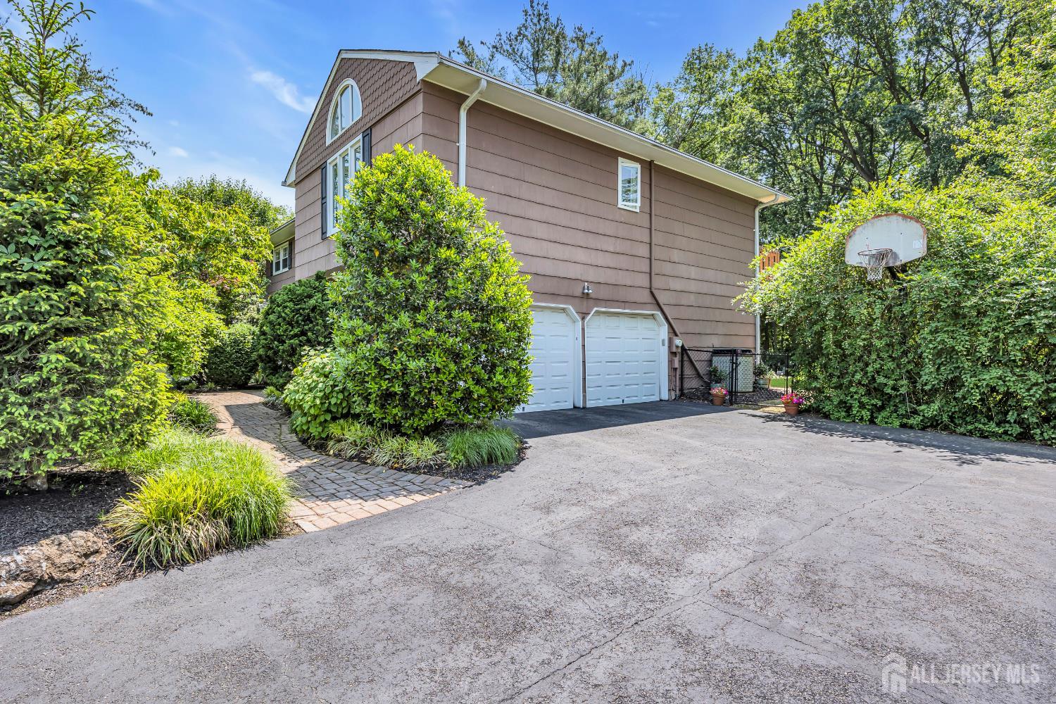 10 Margie Road East Brunswick, NJ 08816 - Photo 4 of 48