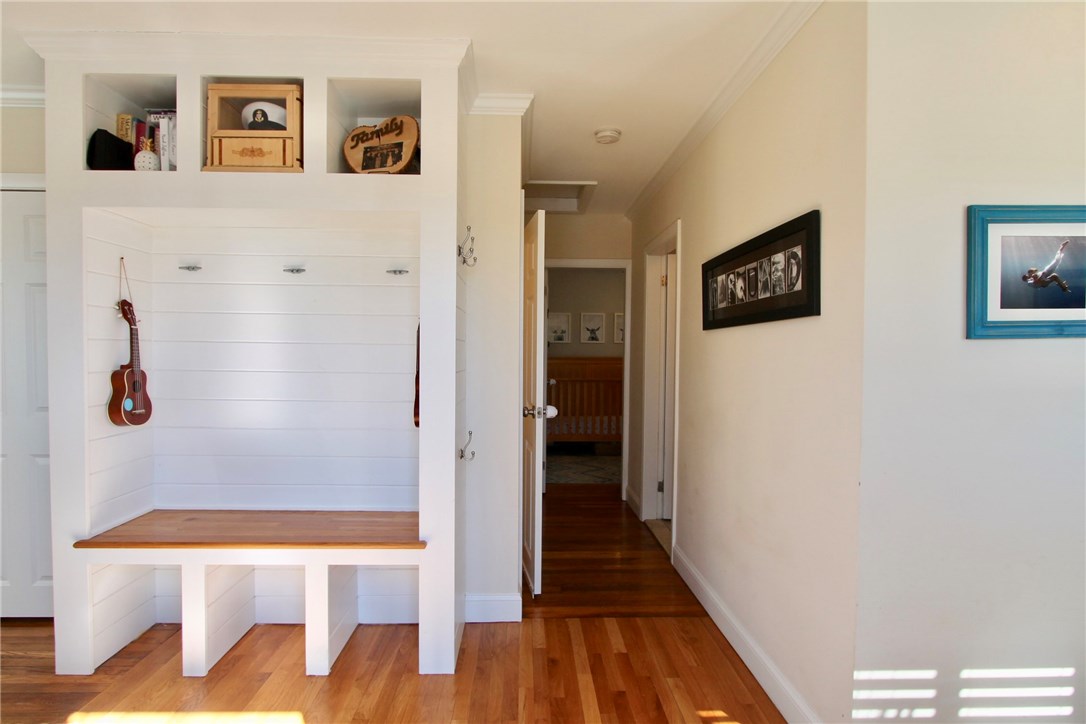 17 Phillips Avenue Middletown, RI 02842 - Photo 11 of 39