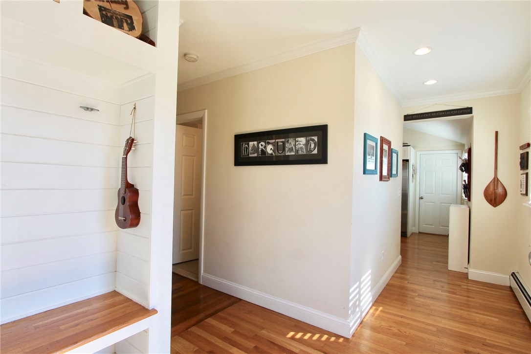 17 Phillips Avenue Middletown, RI 02842 - Photo 12 of 39