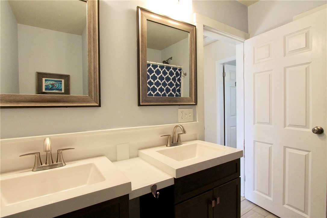 17 Phillips Avenue Middletown, RI 02842 - Photo 21 of 39