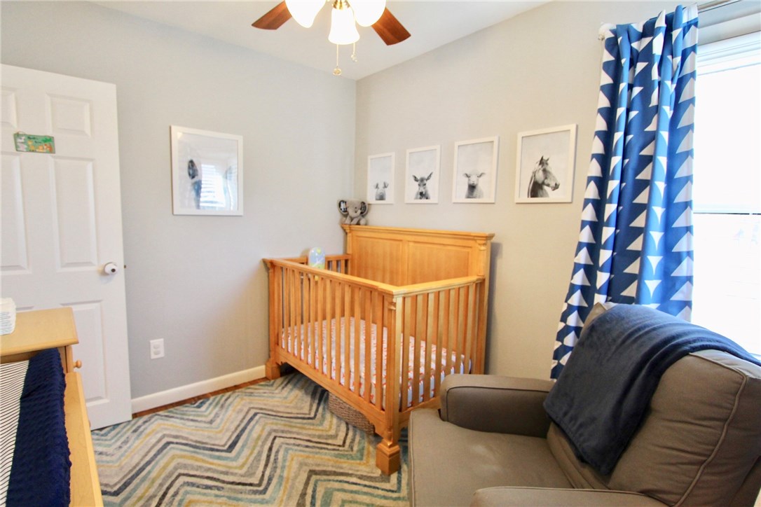 17 Phillips Avenue Middletown, RI 02842 - Photo 23 of 39