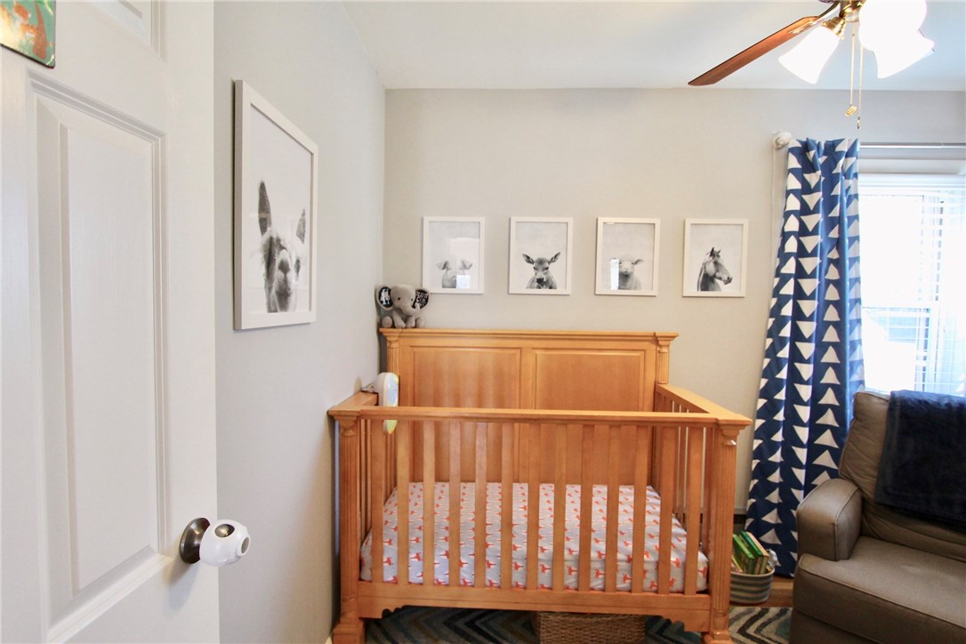 17 Phillips Avenue Middletown, RI 02842 - Photo 25 of 39