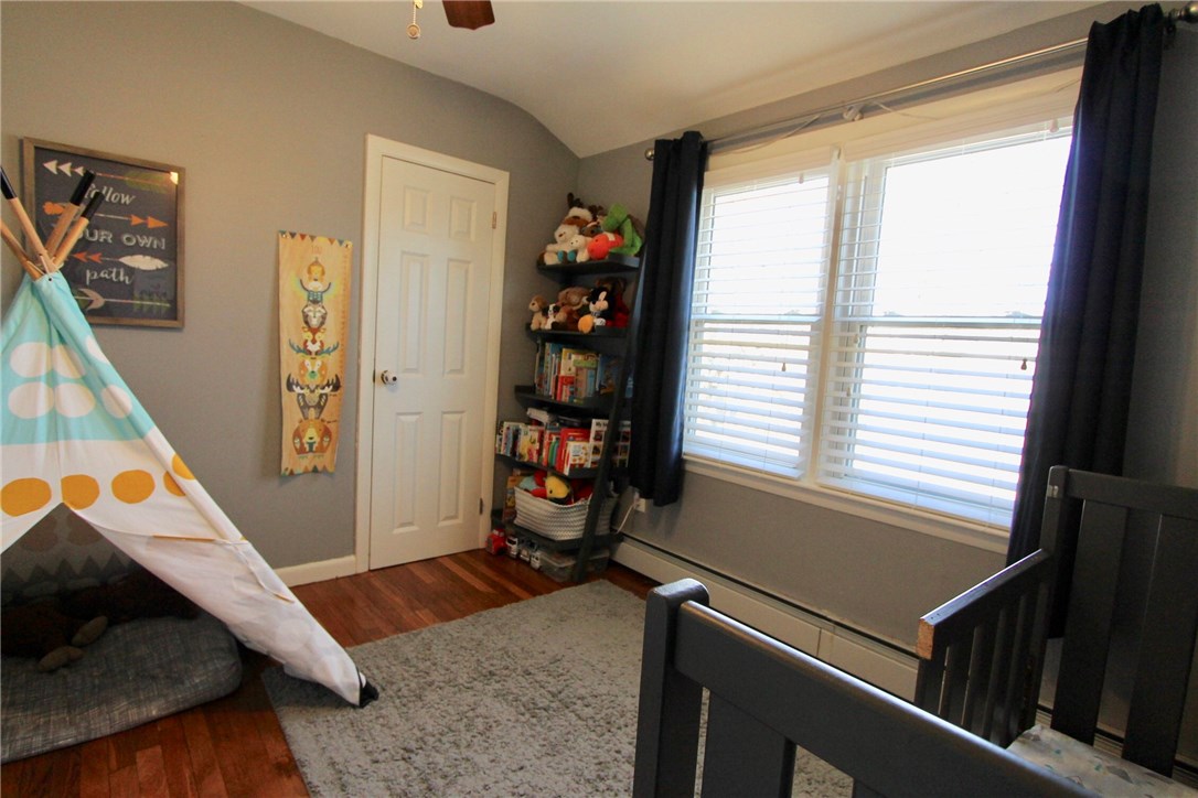 17 Phillips Avenue Middletown, RI 02842 - Photo 26 of 39