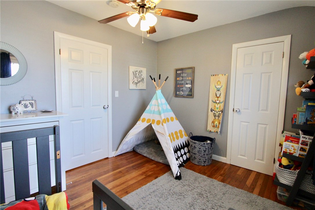 17 Phillips Avenue Middletown, RI 02842 - Photo 28 of 39