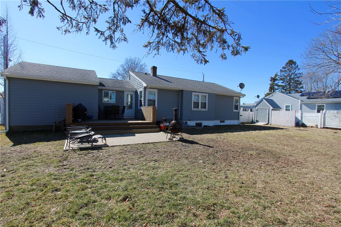 17 Phillips Avenue Middletown, RI 02842 - Photo 38 of 39