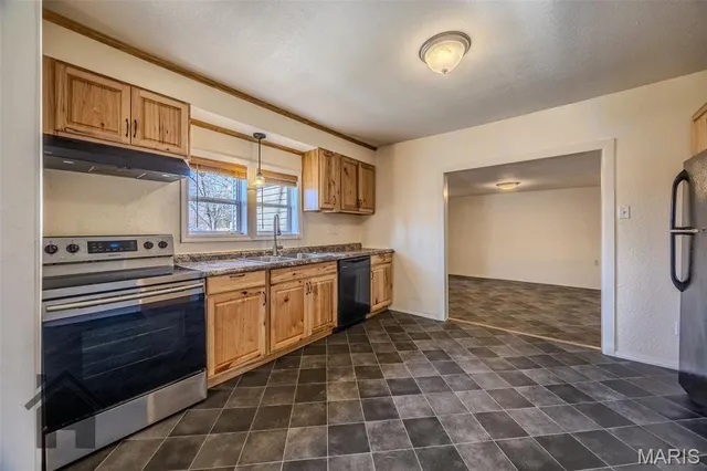 $135,000 | 210 Hawkins Avenue, Crocker, MO 65452