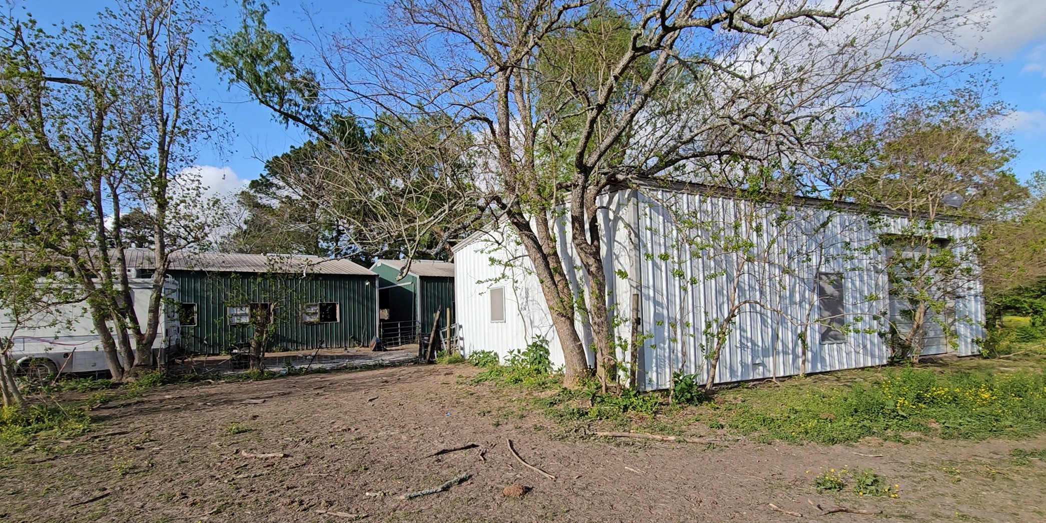 435 Indian Shores Road Crosby, TX 77532 - Photo 11 of 13 2 bedroom 1 bath home.