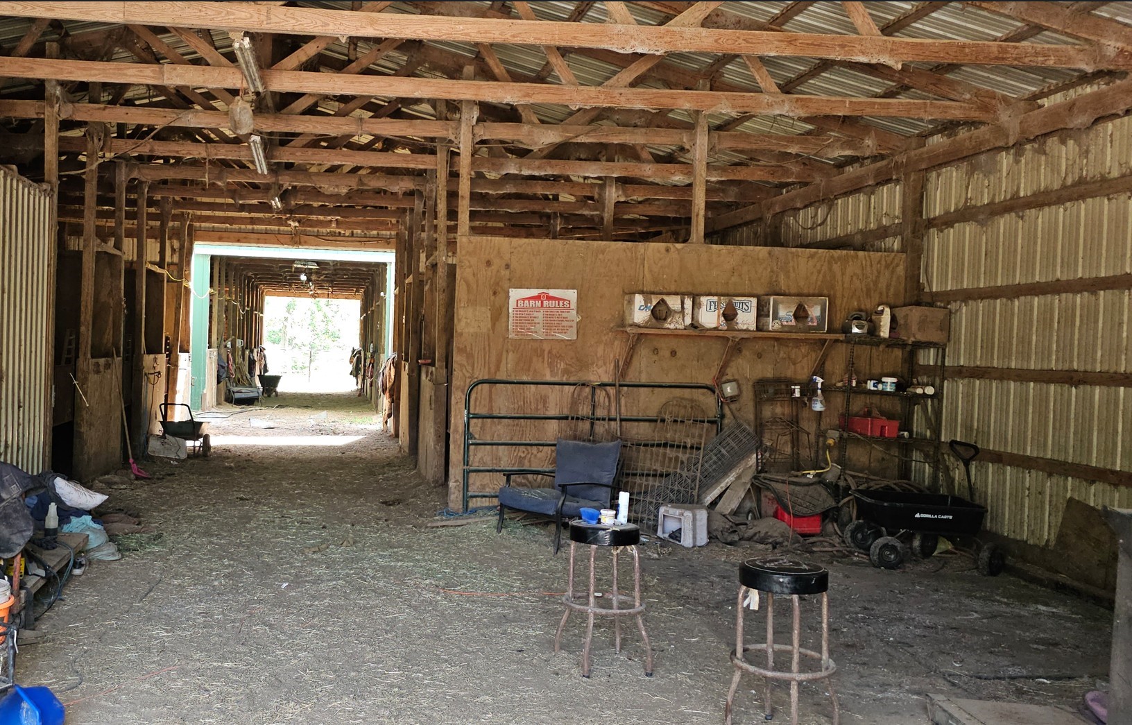 435 Indian Shores Road Crosby, TX 77532 - Photo 9 of 13 2nd back barn 9-10 stalls