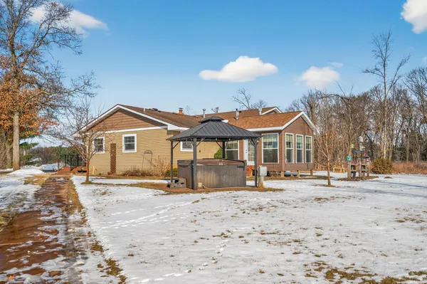 $995,000 | 32114 152nd Street Northwest, Princeton, MN 55371