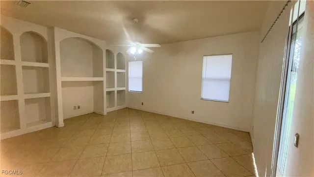 $2,400 | 616 Columbus Avenue, Lehigh Acres, FL 33972